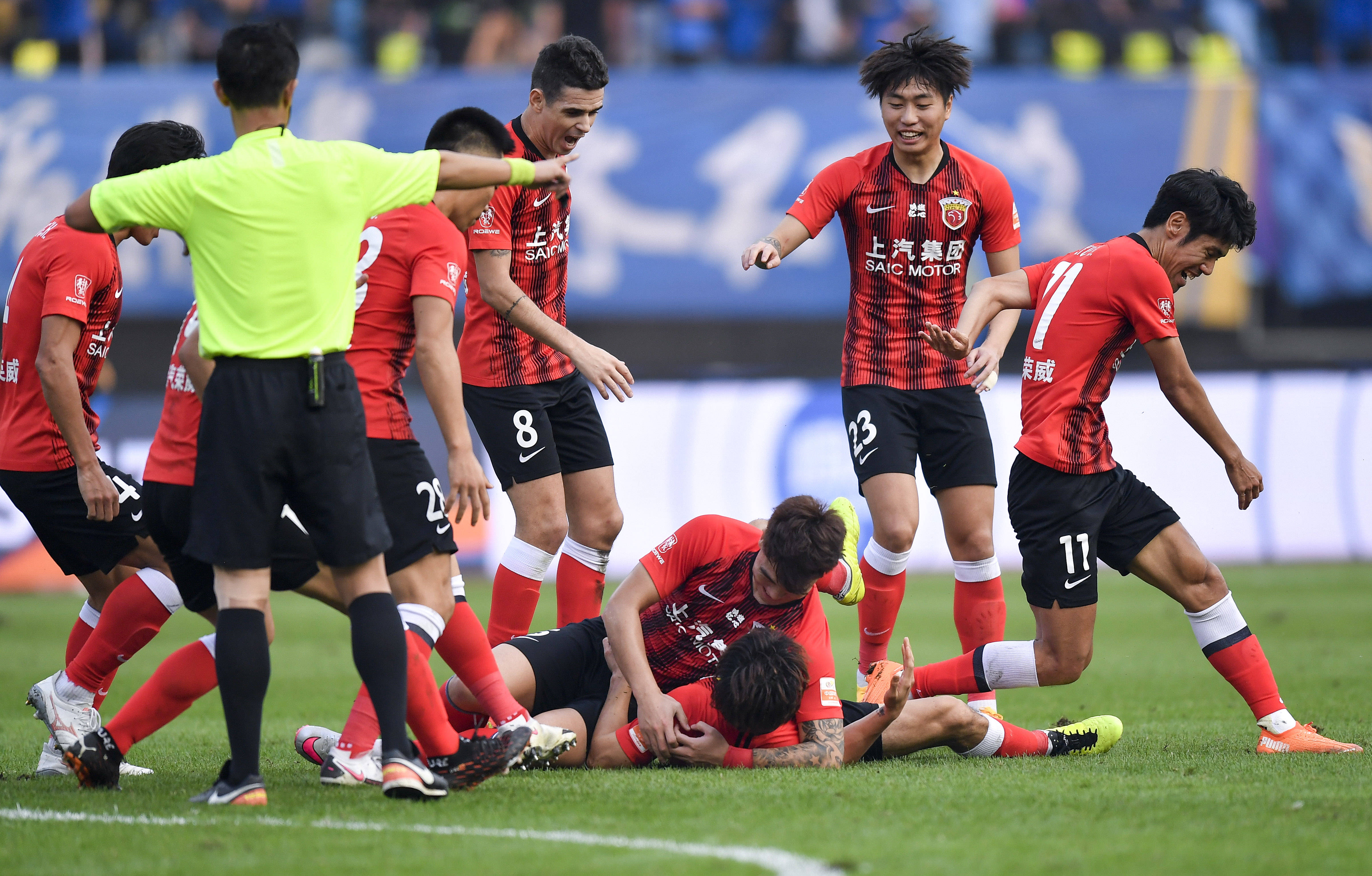 练对球队的 练对球队的