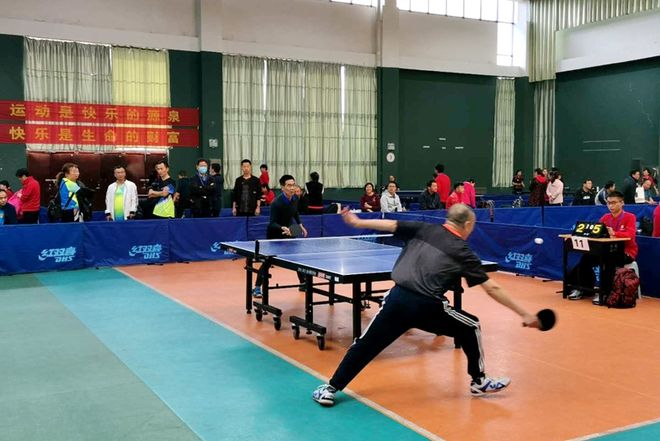 坚持不懈的 坚持不懈的